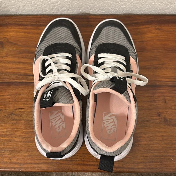 Woman’s Vans - Picture 5 of 5